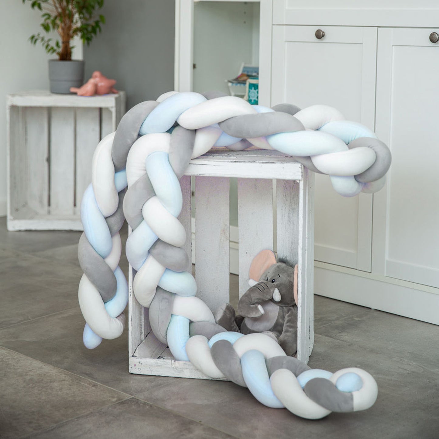 JAKOR® Yoki | Bettschlange geflochten | geprüfte OEKO TEX® Qualität | inkl. Wäschenetz & Tasche | perfekt zum Verschenken