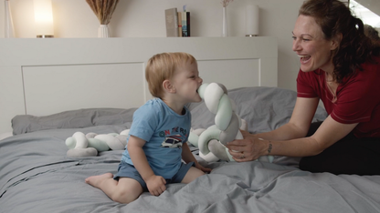 JAKOR® Yoki | Bettschlange geflochten | geprüfte OEKO TEX® Qualität | inkl. Wäschenetz & Tasche | perfekt zum Verschenken